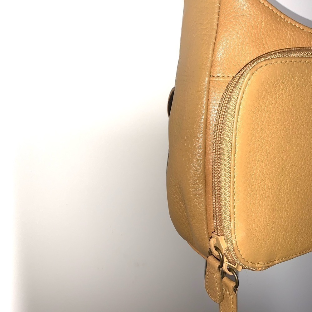 Q&A Small Tan Purse and Wallet - Picture 12 of 14
